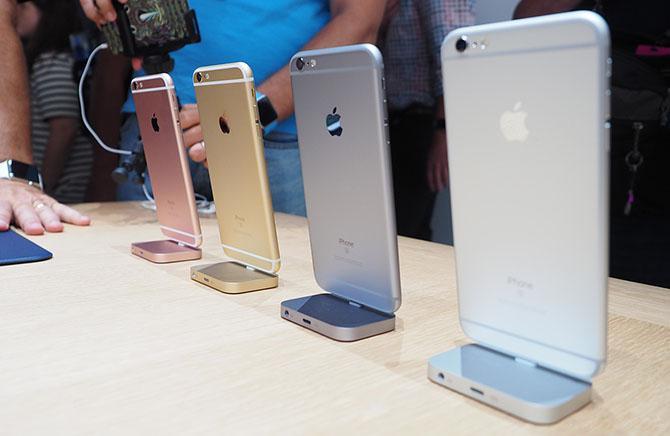Apple đã chính thức trình làng bộ đôi iPhone mới nhất của hãng, với tên gọi iPhone 6S và iPhone 6S Plus